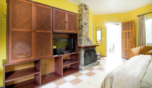 Deluxe Chalet, Jetted Tub