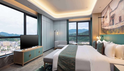 Executive Suite, 1 King Bed, Non Smoking, River View