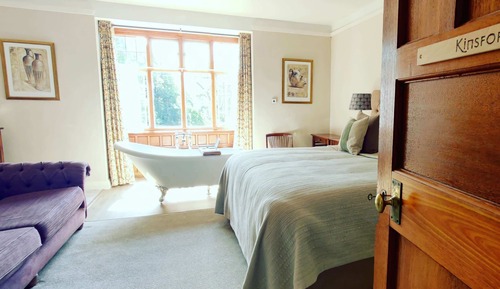 Romantic Double Room, Private Bathroom (Kinsford)