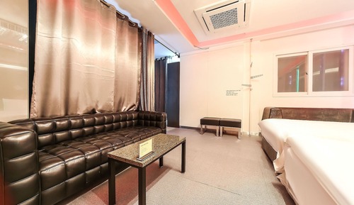 Room (ROYAL SUITE Family (Monday-Friday sim)