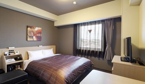 Double Room, Smoking