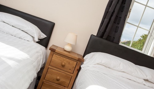 Superior Twin Room, Ensuite, Garden View