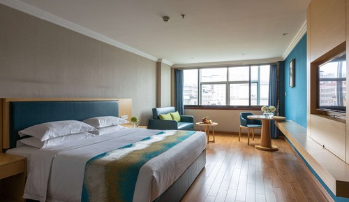 Business Room, 1 King Bed, Smoking