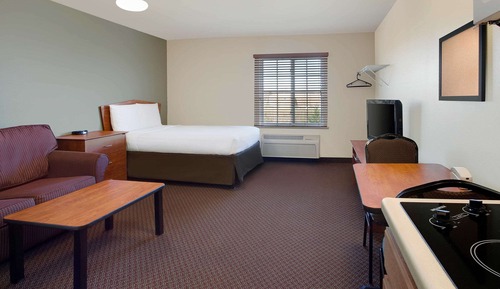 Suite, 1 Queen Bed, Accessible, Non Smoking (Accessible Tub)