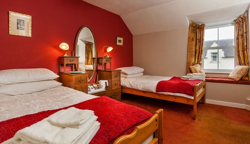 Twin Room, 2 Twin Beds, Non Smoking, Private Bathroom