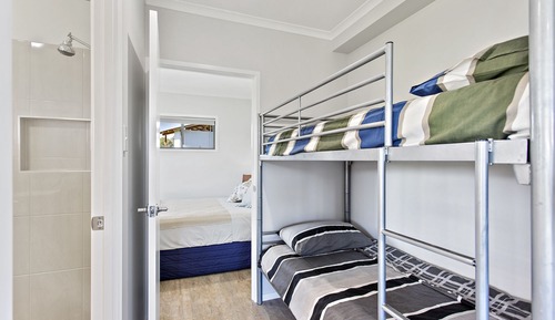 Family Cabin (Munna)