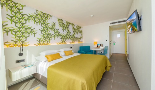 Standard Double Room, Balcony, Partial Sea View (Annex Building)