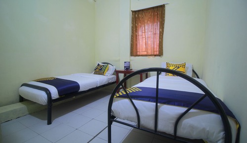 Economy Twin Room
