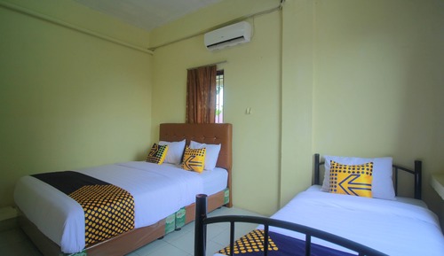 Economy Triple Room