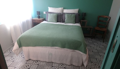 Double Room (Garrigue)