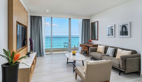Suite, 1 King Bed, Balcony, Oceanfront