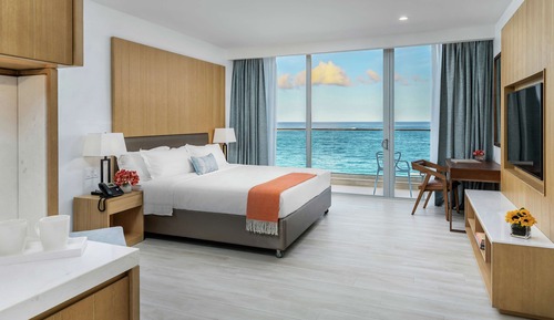 Room, 1 King Bed, Balcony, Oceanfront