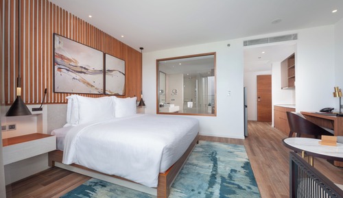 Studio, 1 King Bed, Balcony, Pool View