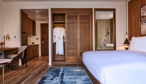 Studio King Room with Balcony