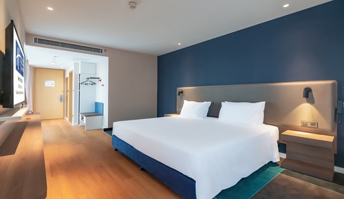 Standard Room, 1 King Bed (Extra Floor Space)