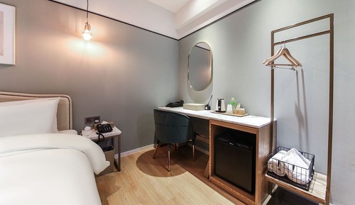 Deluxe Double Room (Netflix)