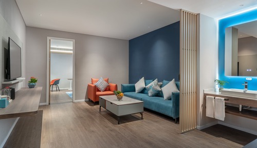 Suite, 1 King Bed