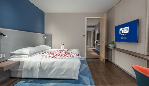 Standard Room, 1 King Bed