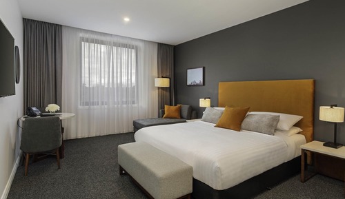 Deluxe Room, 1 King Bed