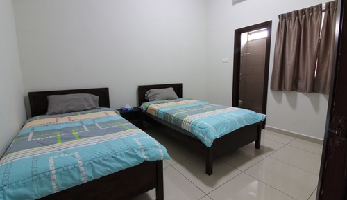 House, 6 Bedrooms