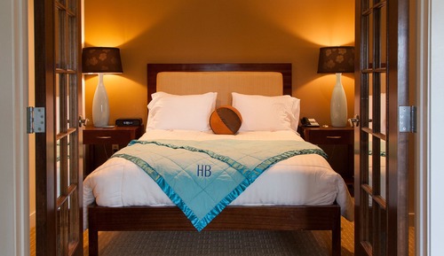 Premium Suite, 1 Queen Bed, Balcony (Fireplace)