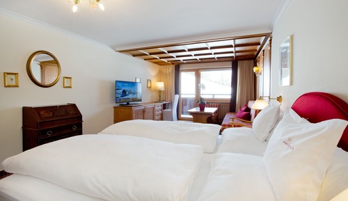 Junior Suite (2 Adult + 1 child)