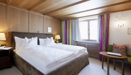 Suite (2 Adults + 2 children)