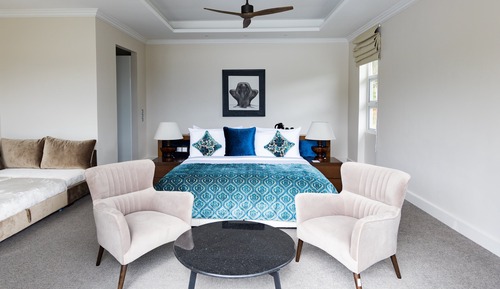Superior Suite, 1 King Bed, Bathtub, Lake View, 1 bedroom, balcony
