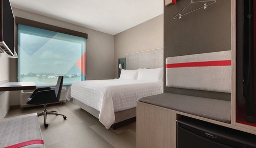 Standard Room, 1 King Bed, Accessible (Communication, Roll-In Shower)