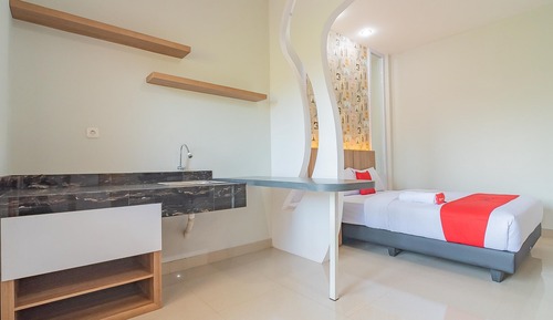 Deluxe Room (Reddoorz)