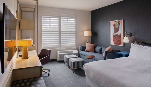 Room, 1 King Bed, Accessible (Roll-In Shower)