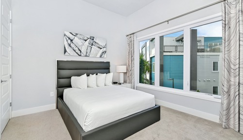 Deluxe Room, 5 Bedrooms (5 Bedroom Luxury Two Story Deluxe Con)
