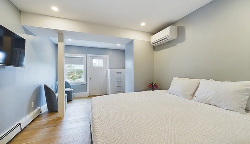 1661 Farm & Gardens Suite 1