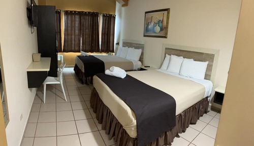 Double Room, 2 Queen Beds
