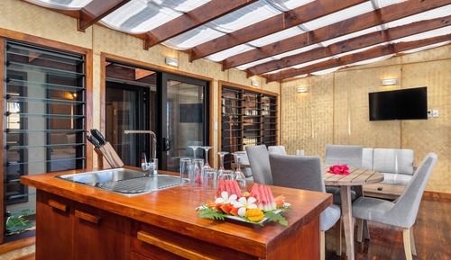 Beachfront Private Infinity Pool Villa