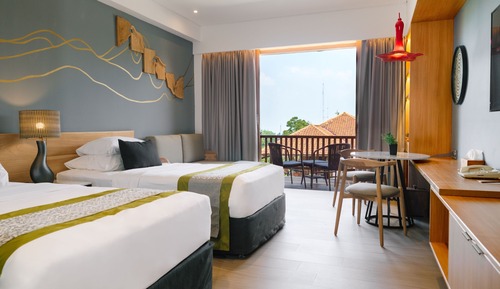 Premier Twin Room, Pool View