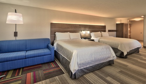 Suite, 1 Twin Bed, Roll-in Shower (Comm, Roll Shwr)