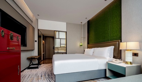 Superior Room, 1 Queen Bed (with Dyson hairdryer)