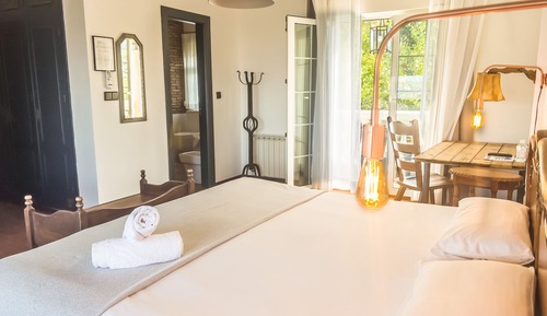 Junior Suite, 1 King Bed, City View