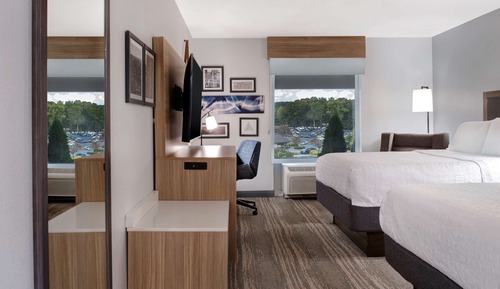 Two queen beds nonsmoking