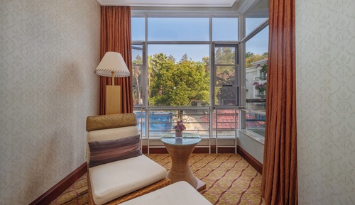 Pool View Superior King Bed Room