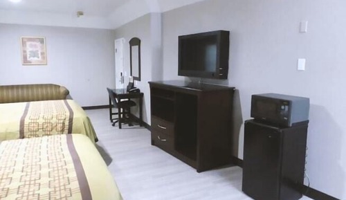 2 Queen Beds Non-Smoking