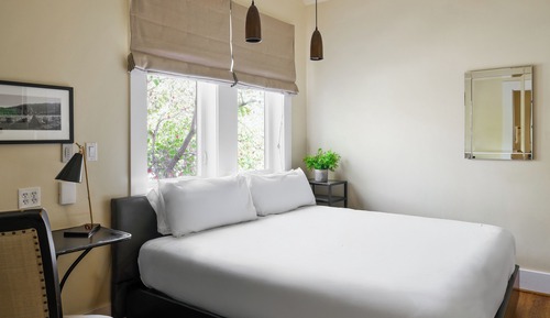 Petite Vintners King + Spa