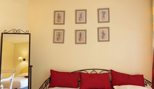 Standard Room, Multiple Beds, Patio (30SQM, Flatscreen TV)