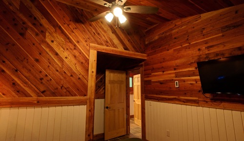 Comfort Apartment, 2 Bedrooms (no pets allowed)