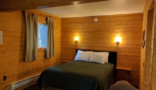 Deluxe Room, 1 Queen Bed (no pets allowed)