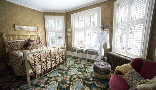 Room 4 - Gold Room