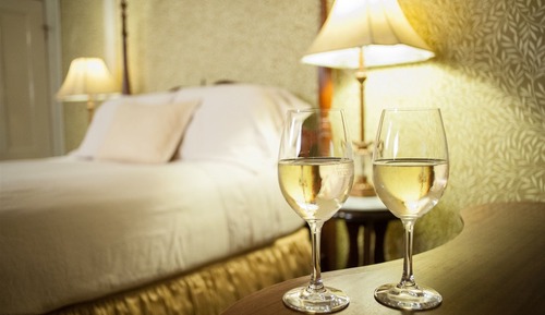 Standard Room, 1 Queen Bed, Private Bathroom (Queen Room)