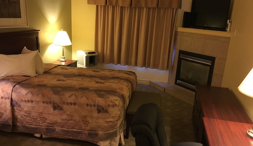 Basic Single Room, 1 Queen Bed