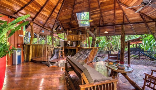 Exclusive Tree House, 2 Bedrooms, Hot Tub, Garden View
